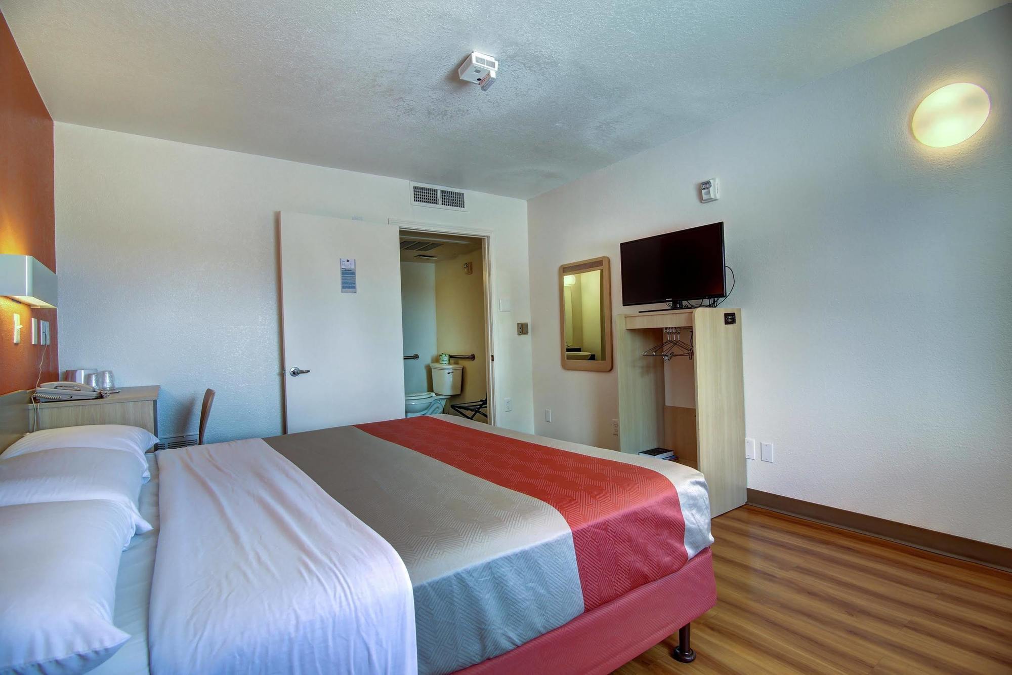 Ramada By Wyndham Santa Fe Hotel Ngoại thất bức ảnh